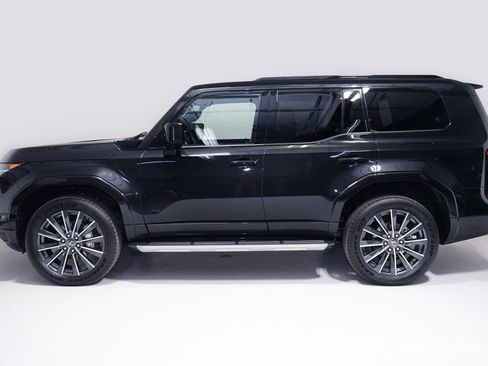 Used 2026 Lexus GX 550 AWD/4WD image 4
