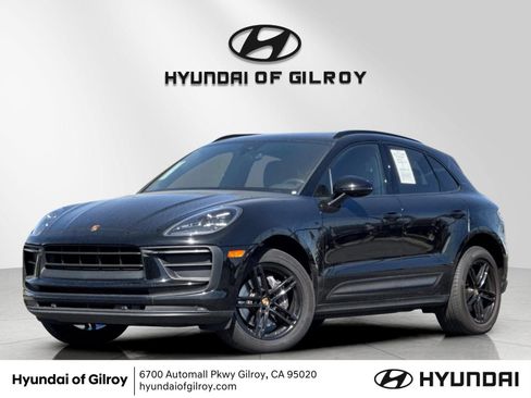 Used 2022 Porsche Macan AWD/4WD image 1