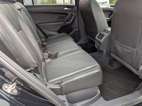 Used 2022 Volkswagen Tiguan SE R-Line image 26