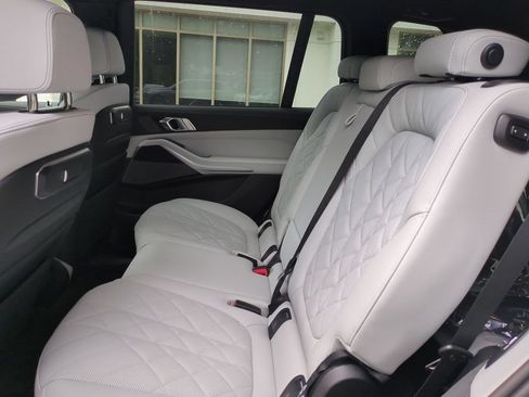 New 2027 BMW X7 xDrive40i w/ Executive Package AWD/4WD image 14