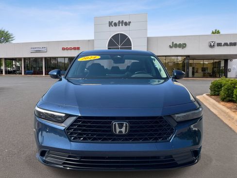 Used 2024 Honda Accord EX-L image 2