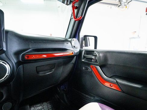 Used 2018 Jeep Wrangler Unlimited Sahara image 47