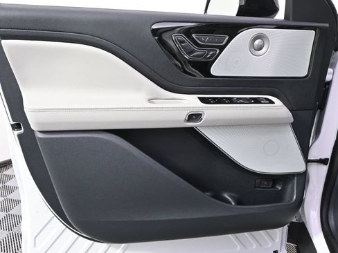 New 2026 Lincoln Aviator Reserve AWD/4WD image 22