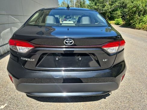 Used 2021 Toyota Corolla LE image 9