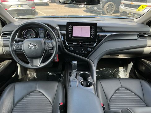 Used 2022 Toyota Camry SE w/ Carpet Mat Package (TMS) image 15