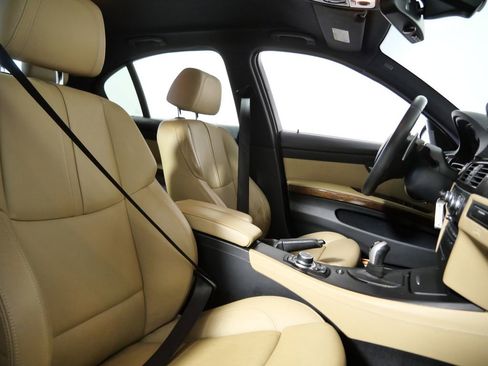 Used 2009 BMW M3 Sedan RWD image 11