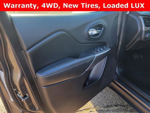 Used 2022 Jeep Cherokee Latitude Lux image 6