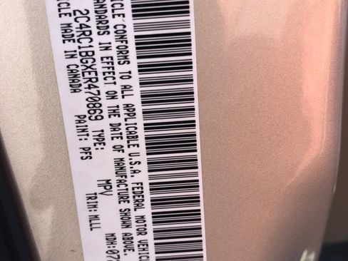 Used 2014 Chrysler Town & Country Touring image 11