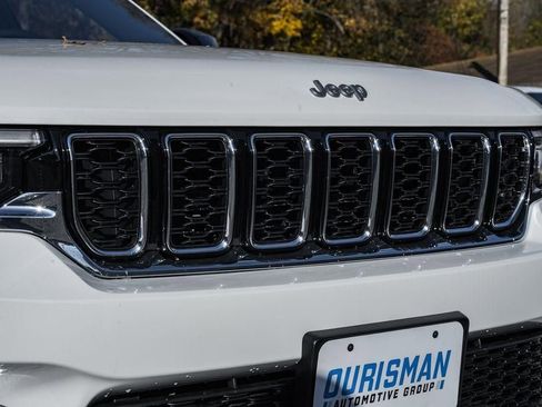New 2025 Jeep Grand Cherokee Limited w/ MOPAR Finishing Package image 12
