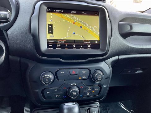 Used 2023 Jeep Renegade Trailhawk AWD/4WD image 18