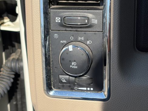 Used 2018 RAM 1500 Laramie Longhorn w/ Longhorn Southfork Package AWD/4WD image 18