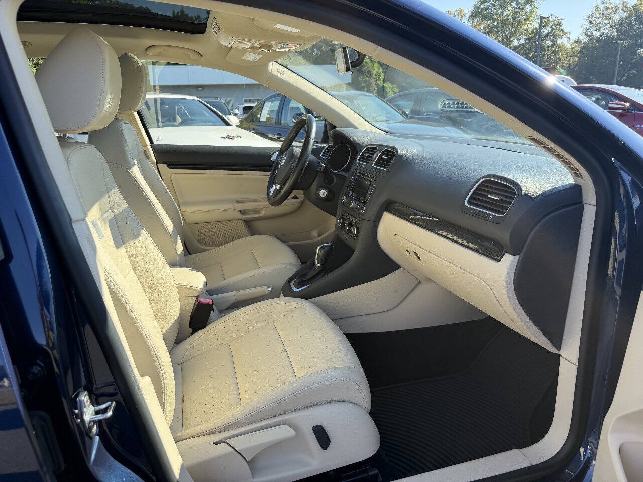 Used 2014 Volkswagen Jetta TDI FWD image 12