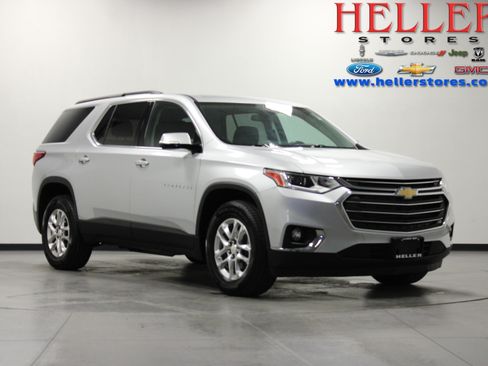Used 2020 Chevrolet Traverse LT FWD image 1