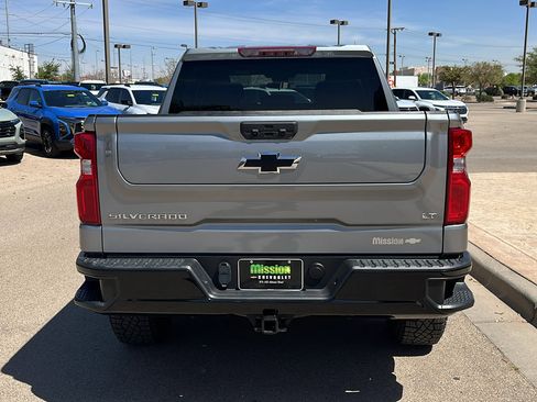 Used 2024 Chevrolet Silverado 1500 LT Trail Boss w/ LPO, Dark Essentials Package image 7