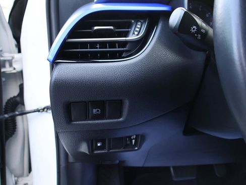 Used 2021 Toyota C-HR XLE image 11