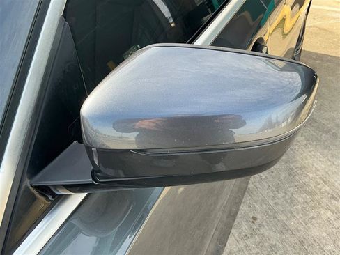 Used 2020 BMW 330i Sedan w/ Premium Package image 13