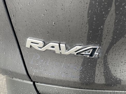 Used 2022 Toyota RAV4 XLE image 26