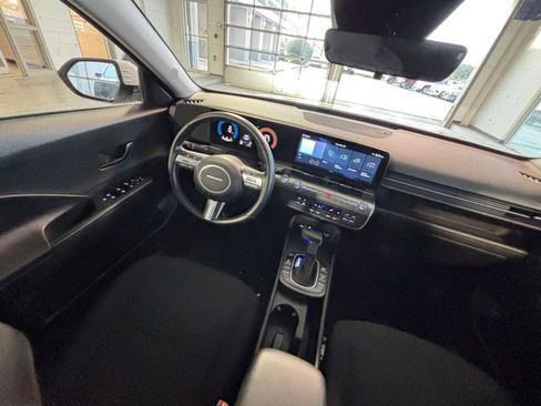 Used 2025 Hyundai Kona SEL image 34