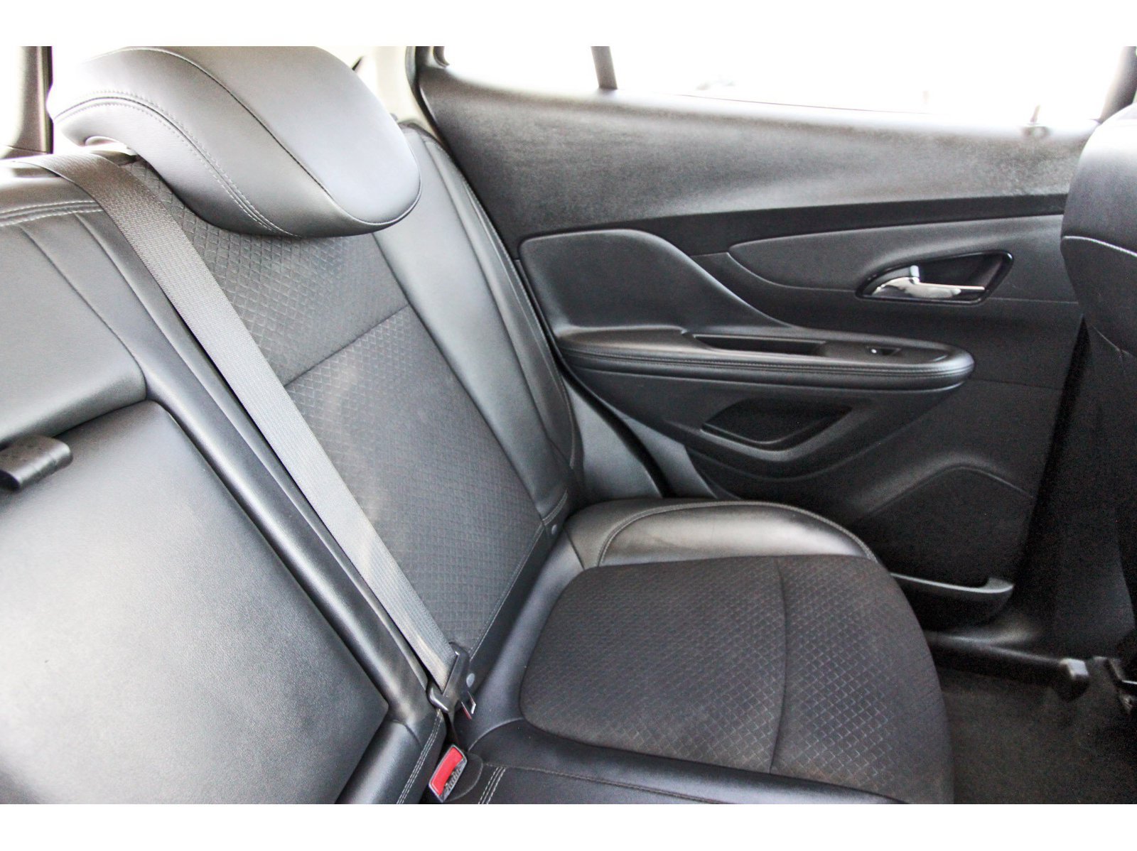 Used 2020 Buick Encore Preferred FWD image 16