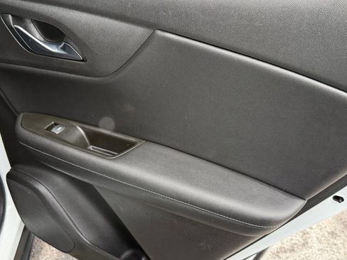 Used 2020 Chevrolet Blazer LT image 17