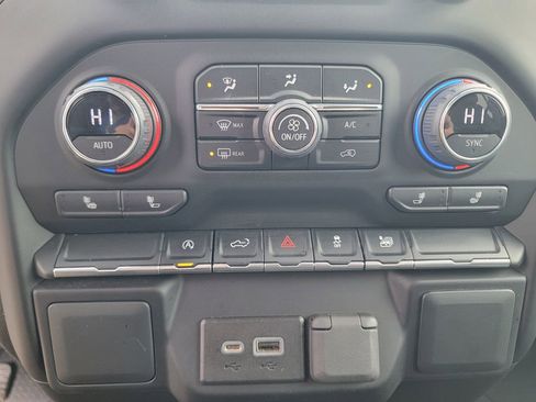 Used 2022 Chevrolet Silverado 1500 LT w/ Bed Protection Package image 15