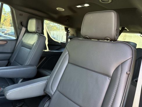 Used 2025 GMC Yukon Denali image 18