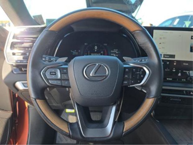 Used 2025 Lexus RX 350 Premium w/ Accessory Package (Z1) FWD image 5