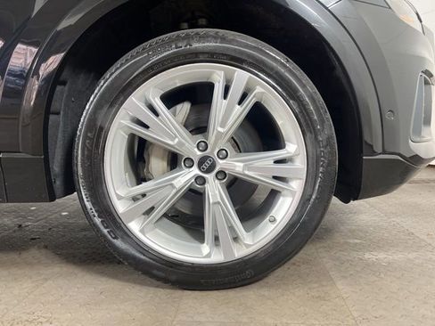 Used 2023 Audi Q8 Premium Plus image 9