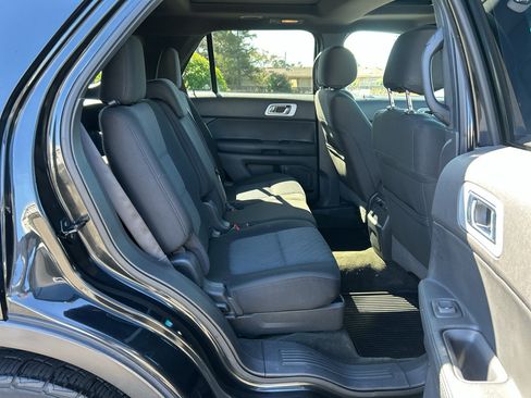 Used 2014 Ford Explorer XLT w/ Equipment Group 201A AWD/4WD image 33