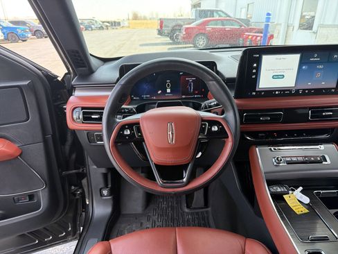 Used 2025 Lincoln Aviator Reserve w/ Jet Appearance Package image 42