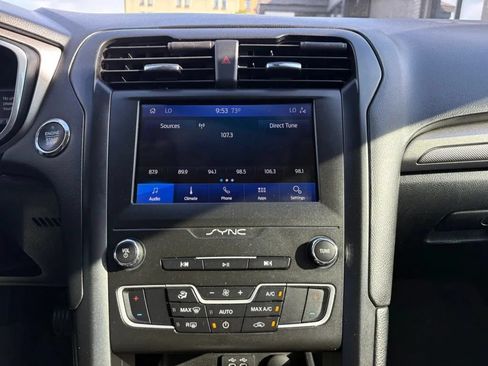 Used 2020 Ford Fusion SE w/ Equipment Group 151A FWD image 12
