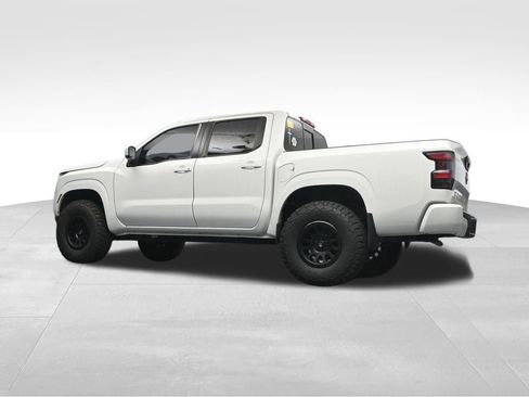 Used 2022 Nissan Frontier SV RWD image 11