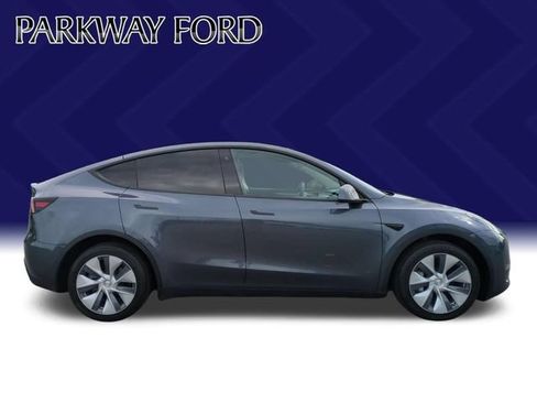Used 2023 Tesla Model Y Long Range AWD/4WD image 6