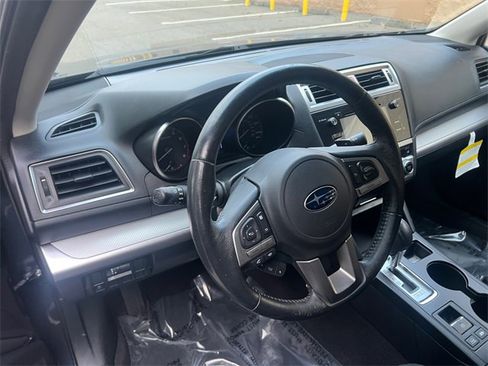 Used 2017 Subaru Outback 2.5i Premium image 19