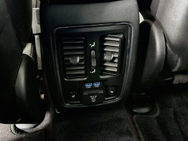 Used 2017 Jeep Grand Cherokee Limited AWD/4WD image 26