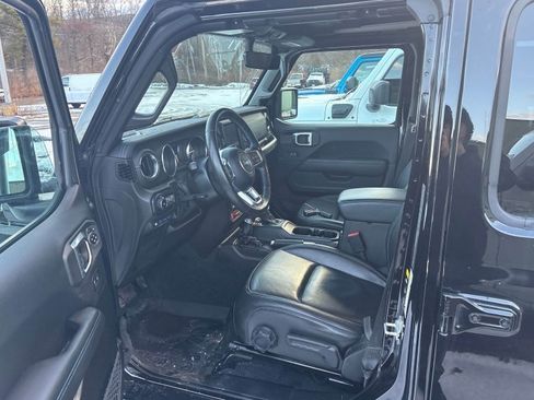 Used 2022 Jeep Wrangler Unlimited Rubicon 4xe w/ Cold Weather Group image 9