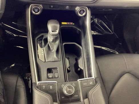 Used 2024 Toyota Grand Highlander AWD image 17