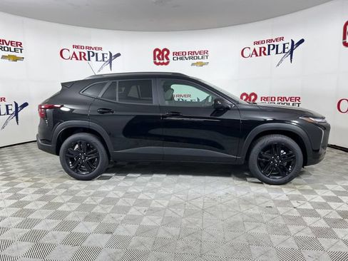 New 2026 Chevrolet Trax ACTIV w/ Sunroof Package FWD image 8