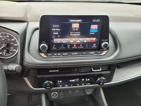 Used 2023 Nissan Rogue SV FWD image 24