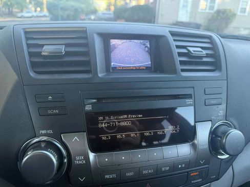 Used 2012 Toyota Highlander SE image 16