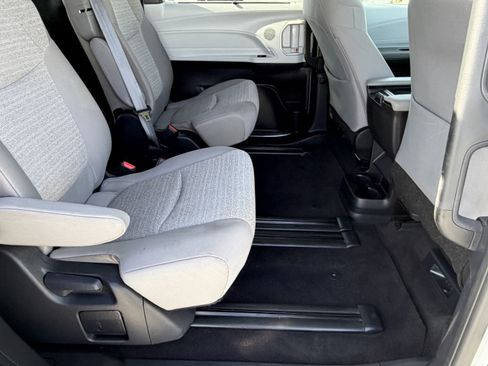Certified 2025 Toyota Sienna LE FWD image 12