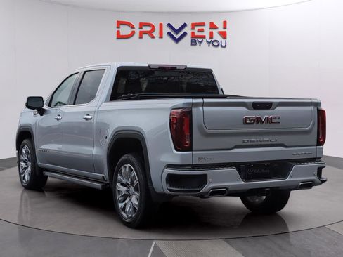 Used 2022 GMC Sierra 1500 Denali w/ Denali Reserve Package image 3