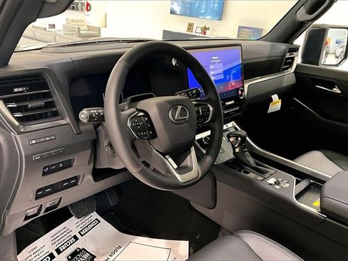 New 2025 Lexus GX 550 550 Overtrail+ image 6