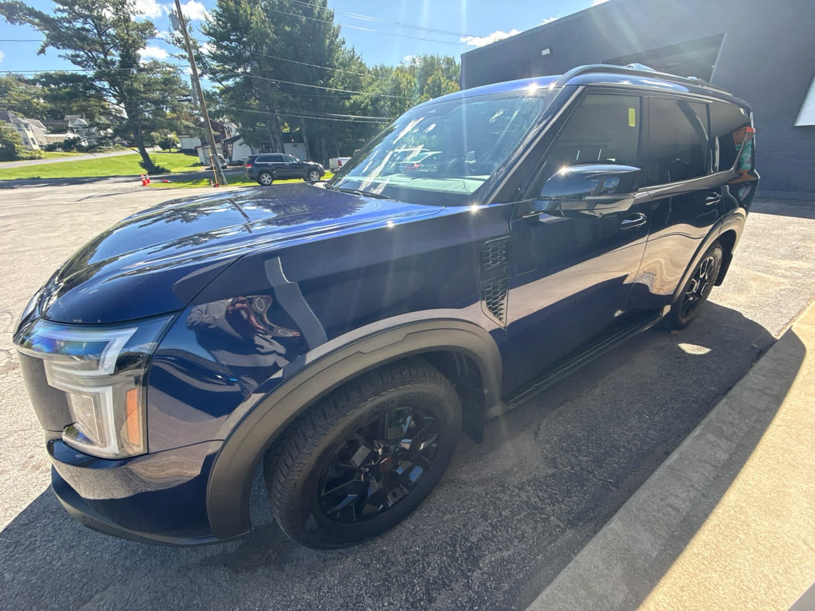 Certified 2025 Nissan Armada PRO-4X AWD/4WD image 7