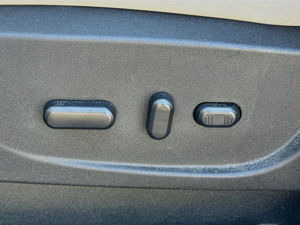 Used 2018 Ford Escape SE FWD image 39