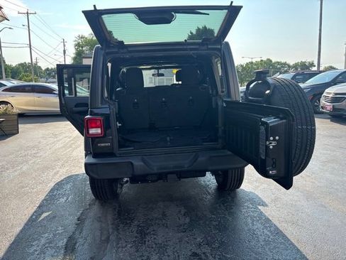 Used 2021 Jeep Wrangler Unlimited Sport AWD/4WD image 17