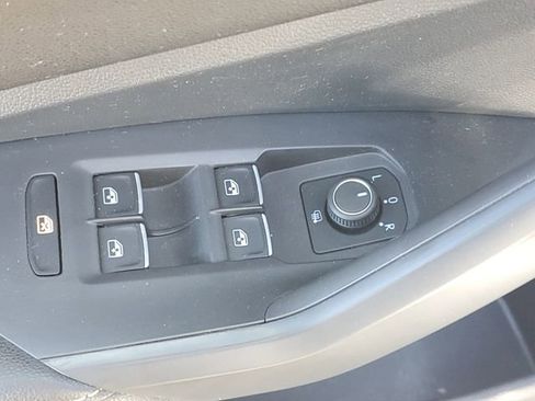 Used 2022 Volkswagen Jetta SE FWD image 14