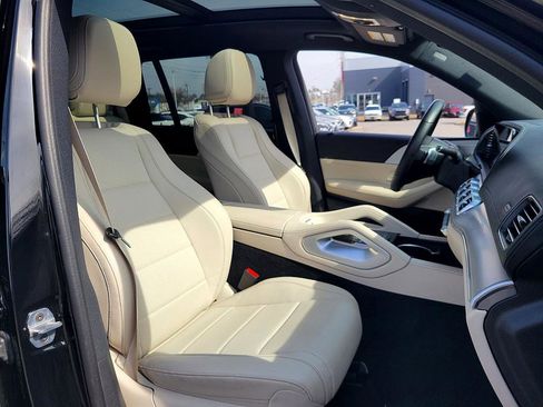 Used 2025 Mercedes-Benz GLS 450 4MATIC image 18