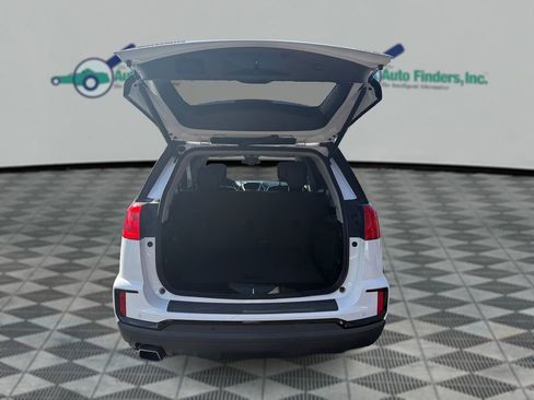 Used 2017 GMC Terrain SLT w/ Open Road Package image 13