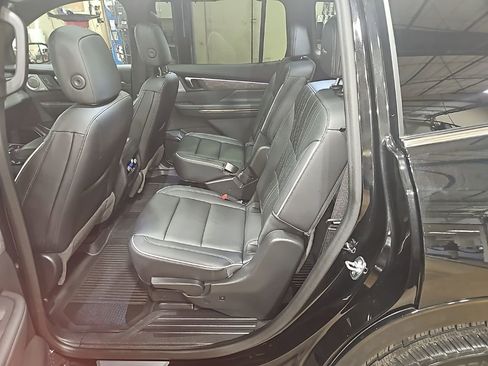 Certified 2025 Buick Enclave Avenir w/ Super Cruise Package image 26